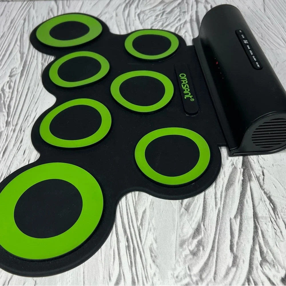 ORASANT Electronic Roll Up Drum Pad. Drum Pad only. Works Good Condition.